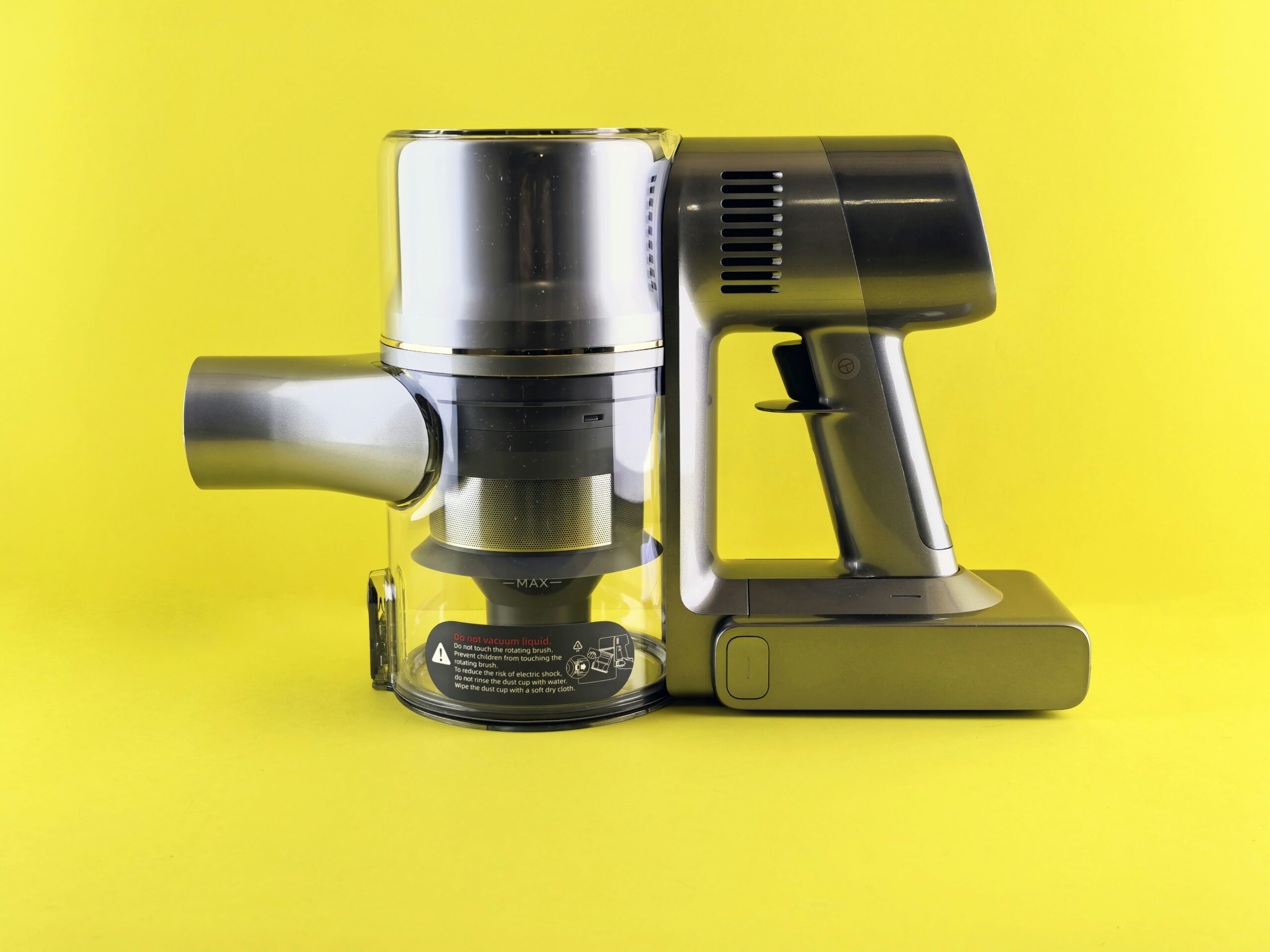 How the Lura Vacuum Cleaner Improves Indoor Air Quality in Singapore Homes